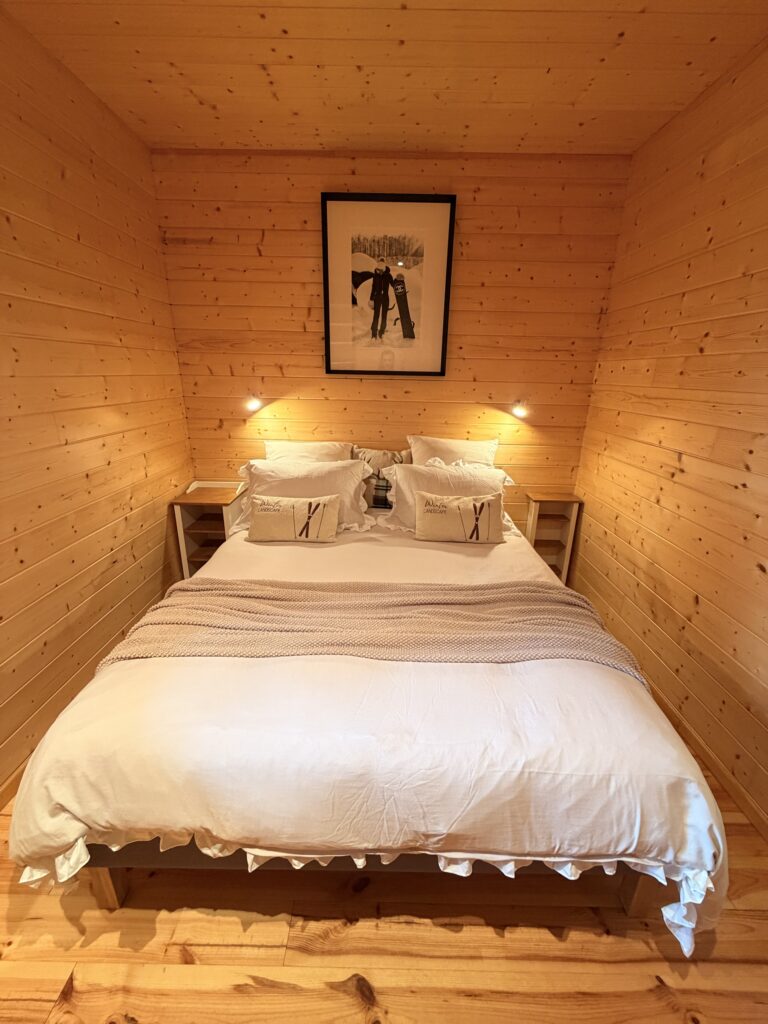Suite parentale lit double – chalet à Puyvalador près de Formiguères